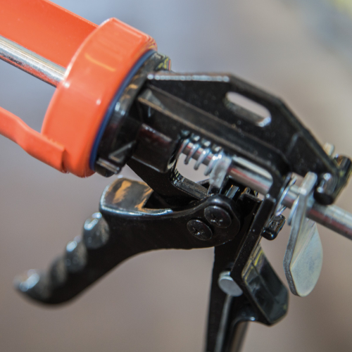 Pištolj za silikon PROFESSIONAL