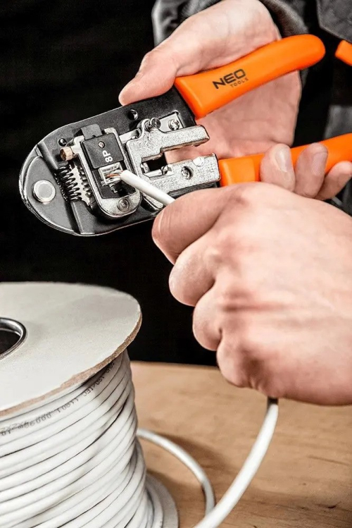 Neotools -Klešta za izolaciju