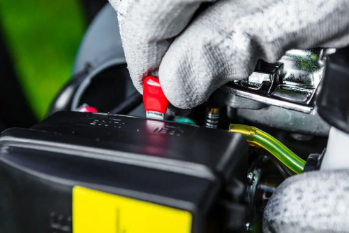 Graphite -Motorna testera za živu ogradu 750W